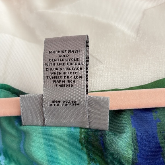 Catherine’s Colorful Sleeveless Dress w/Sheer Overlay & Abstract Design. Size 5X - Picture 10 of 11